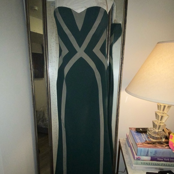 Emerald Green Silk Mikael D Gown size 2 - Picture 4 of 8